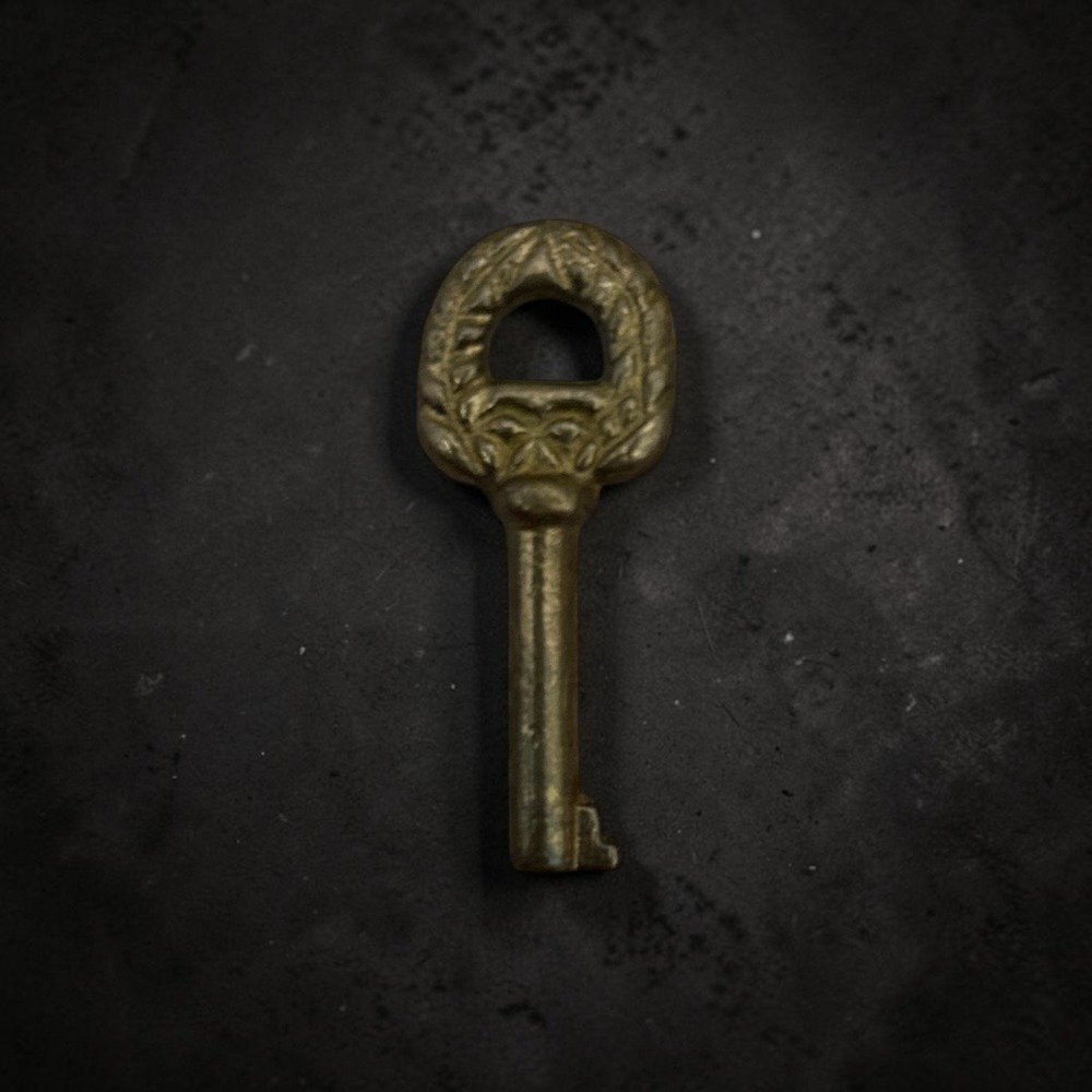 Antique Brass Skeleton Key Ornate Wreath Lion Head Design Vintage Hardware 1.5in